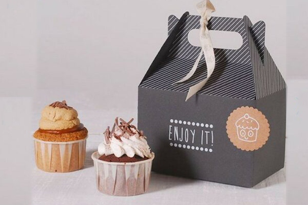 In hộp giấy đựng bánh cupcake