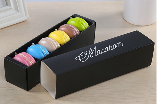 In hộp giấy đựng bánh macaron