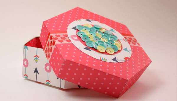 Hướng dẫn cách làm 4 kiểu hộp đựng quà đơn giản cho các bạn gái
