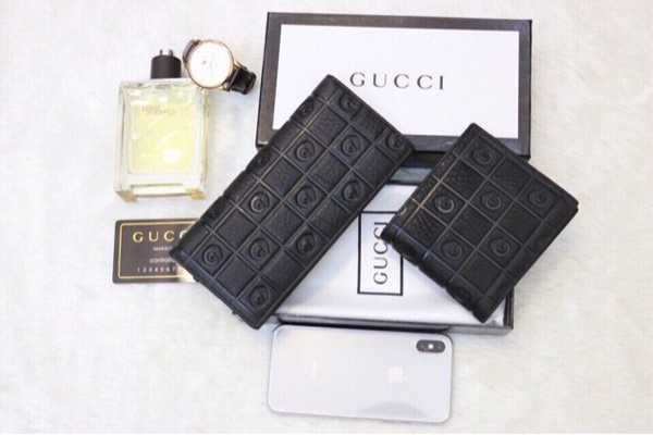 Hộp giấy Gucci đựng ví