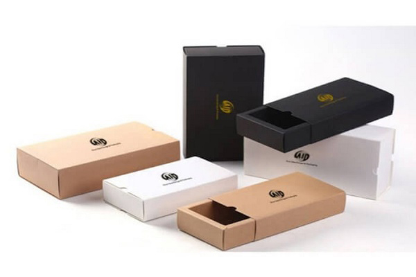 In logo lên vỏ hộp giấy
